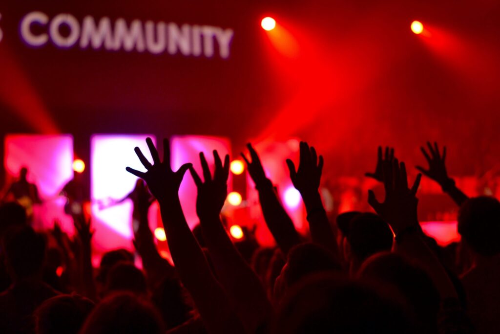How to build an online community? image